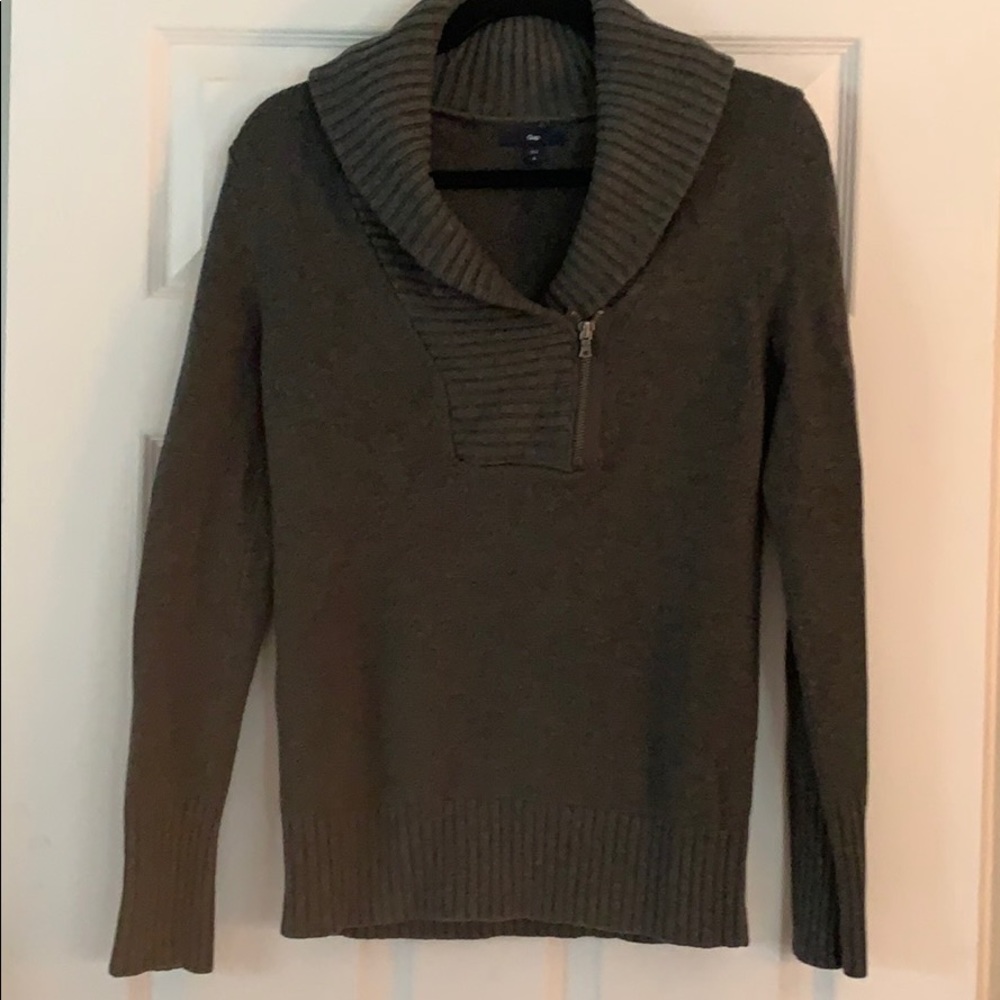 Gap Size Small Gray Sweater
